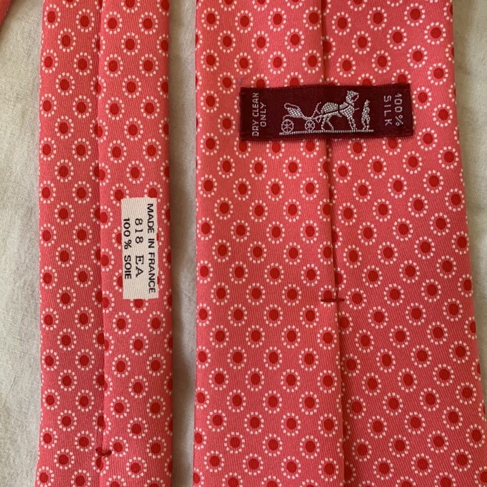 Hermes mens 100% silk tie. Excellent condition.